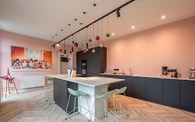 Villa Cezar - Big House At The Center Of Bruges - Free Parking